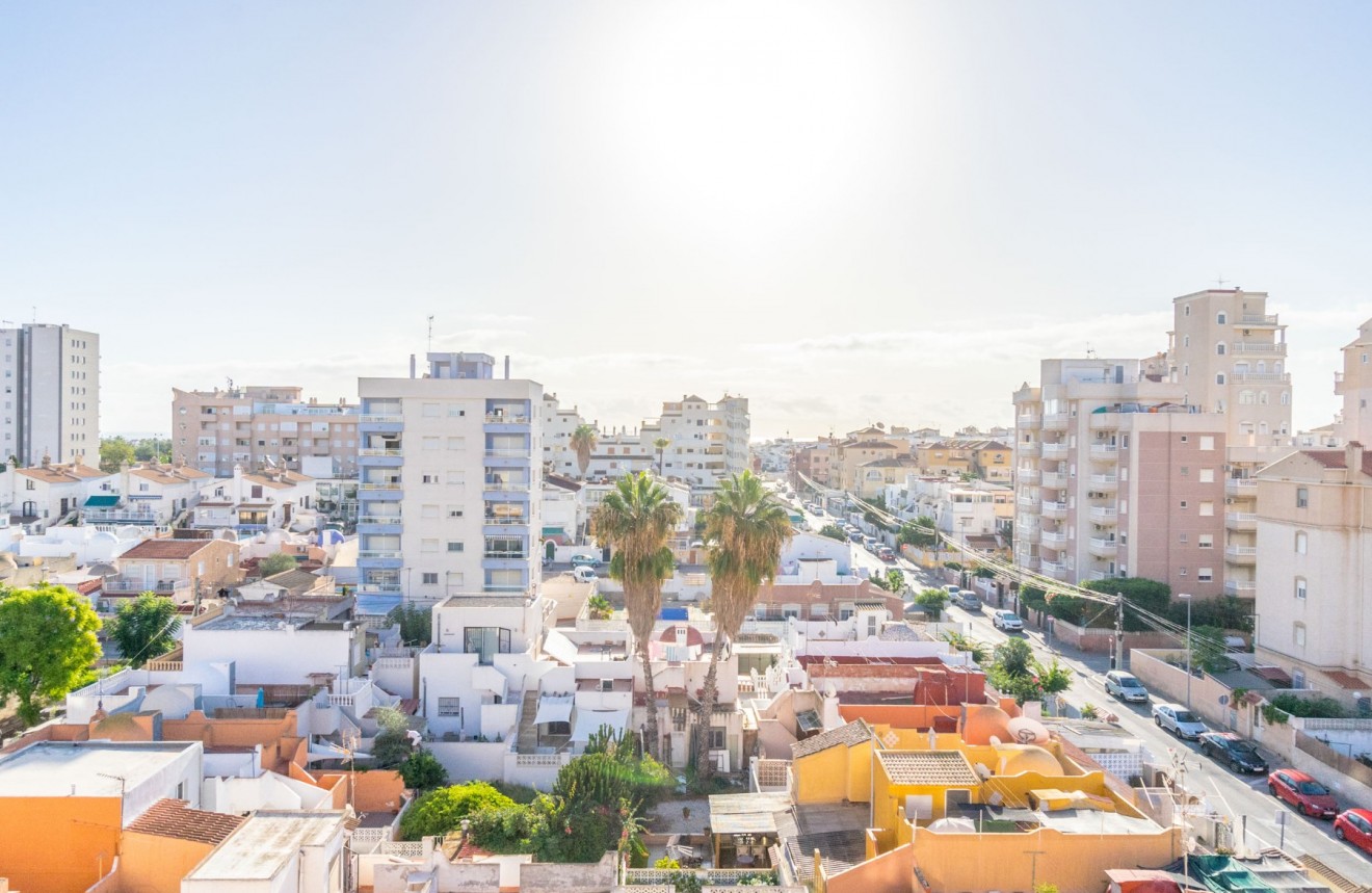 Z drugiej ręki - Mieszkanie w bloku -
Torrevieja - Nueva Torrevieja