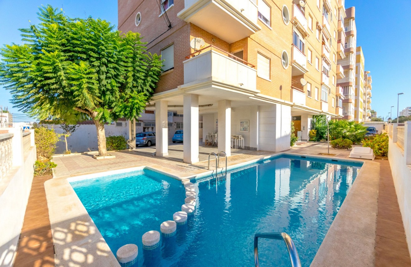 Resale - Apartment / flat -
Torrevieja - Nueva Torrevieja