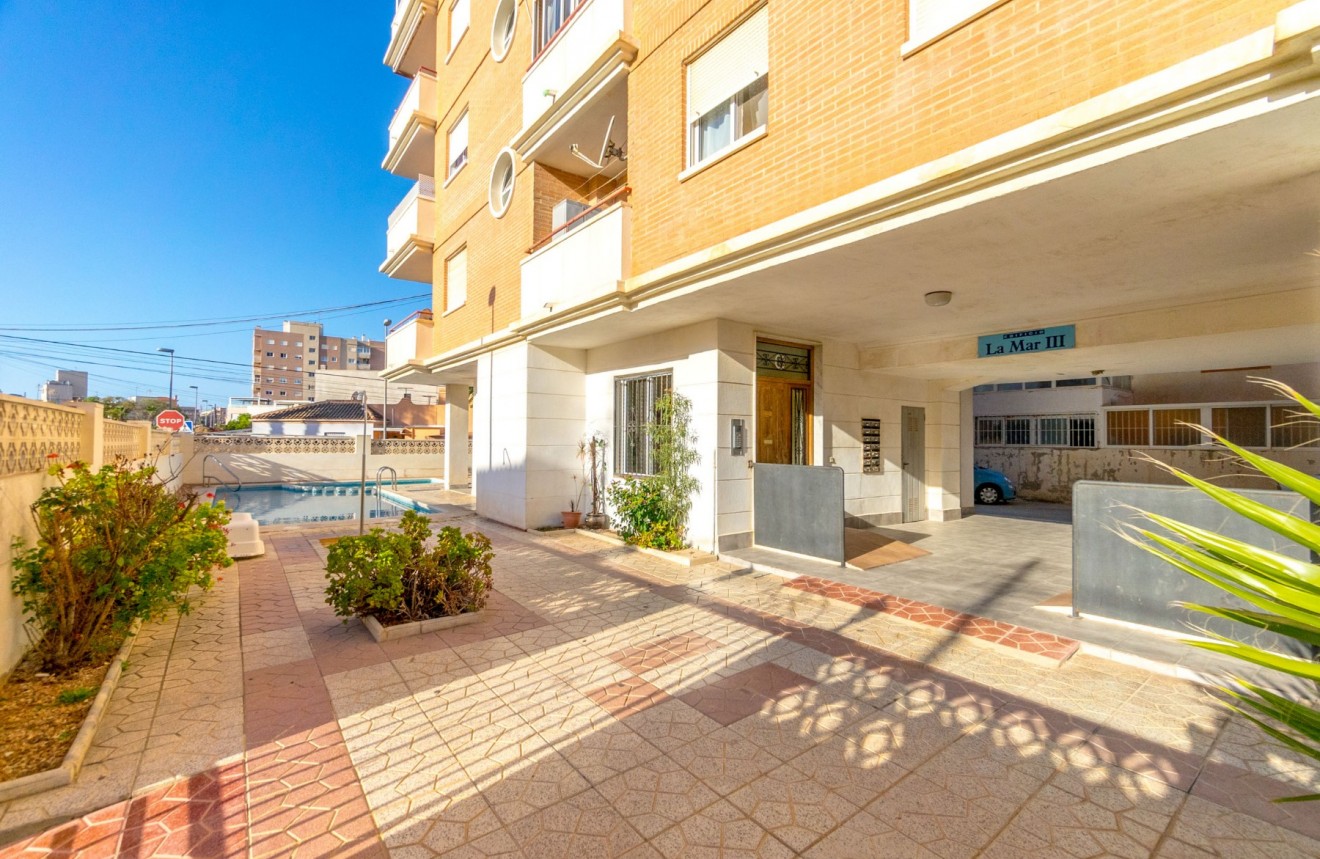 Resale - Apartment / flat -
Torrevieja - Nueva Torrevieja