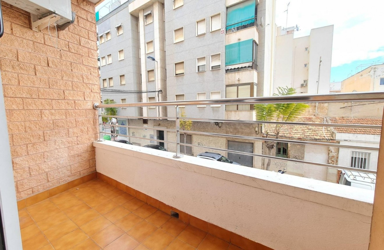 D'occasion - Appartement -
Torrevieja - Centro