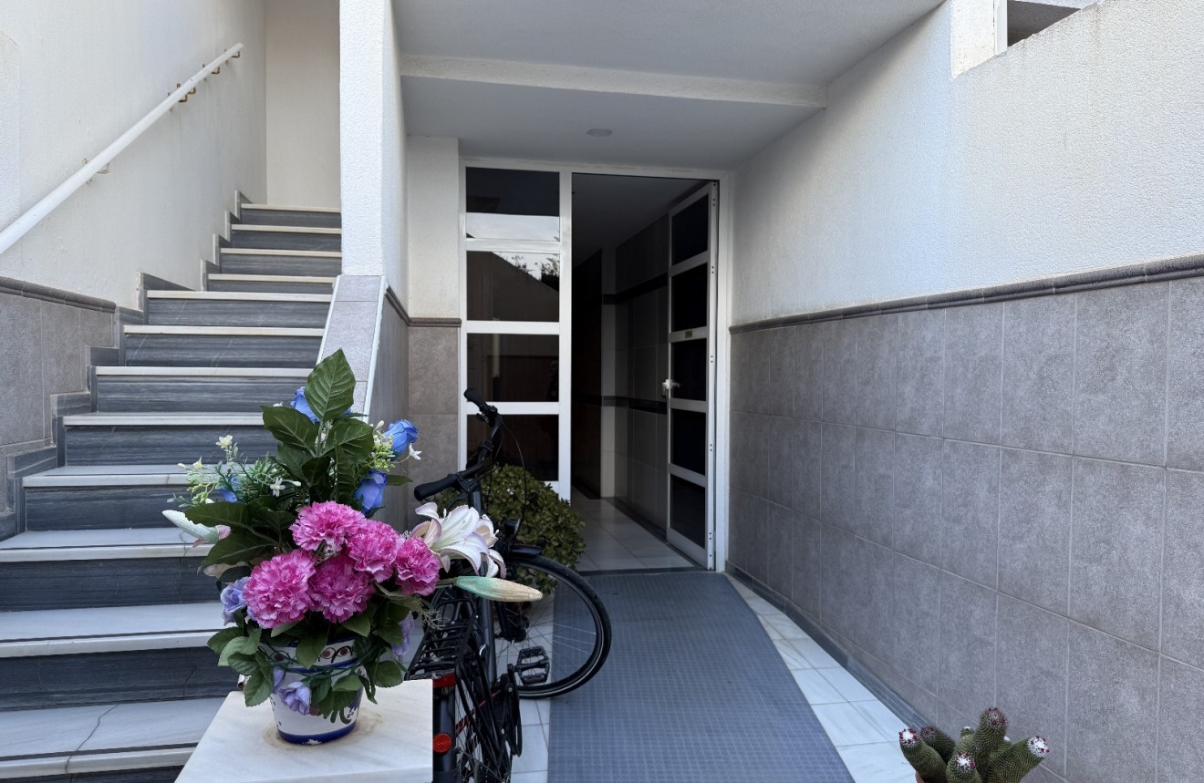 Resale - Apartment / flat -
Torrevieja - Costa Blanca