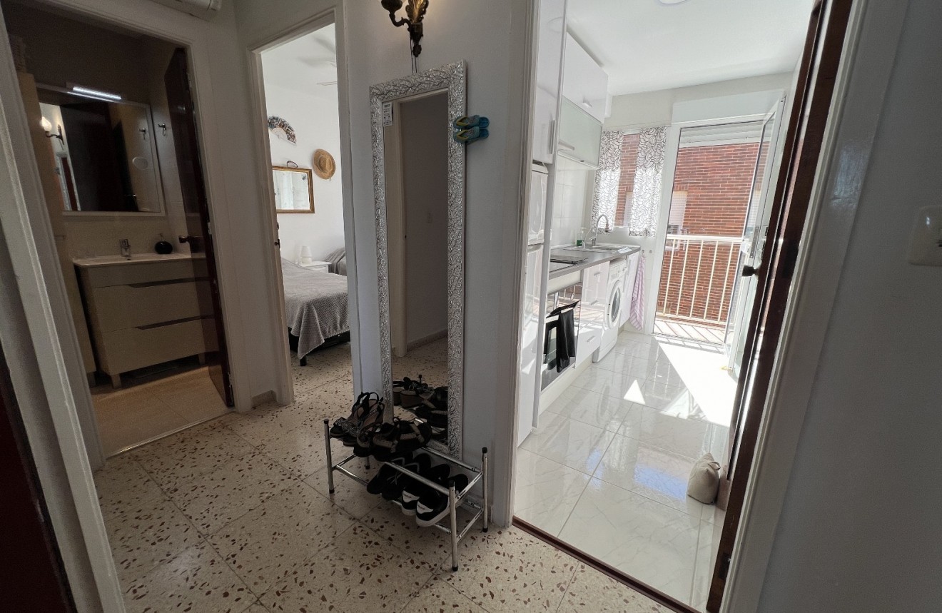 Resale - Apartment / flat -
Torrevieja - Costa Blanca