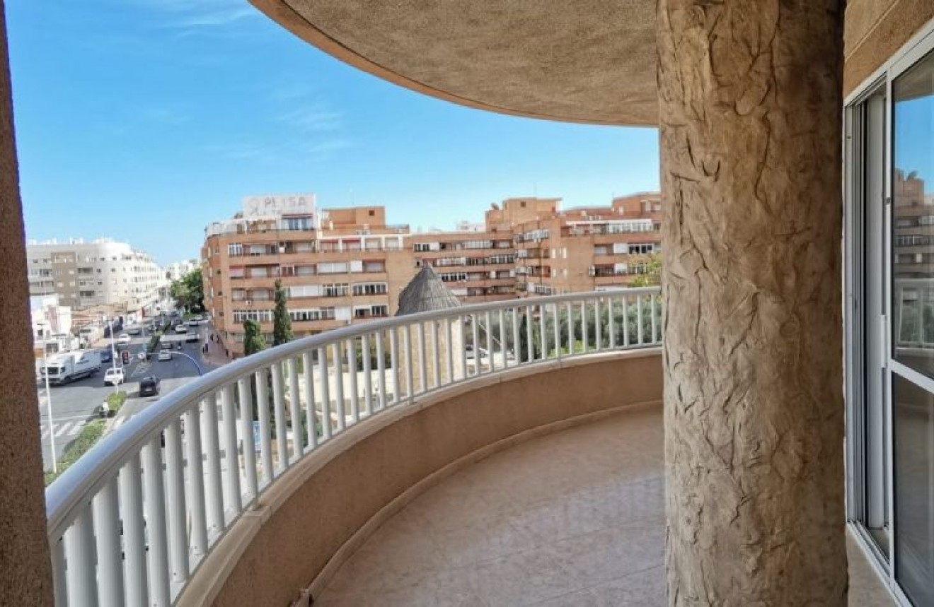 Resale - Apartment / flat -
Torrevieja - Costa Blanca