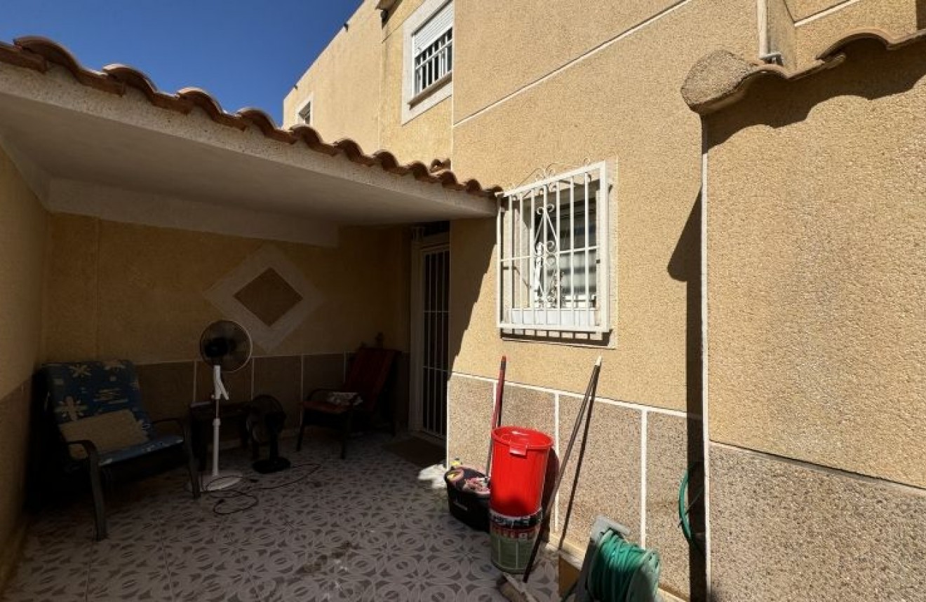 Resale - Chalet -
Torrevieja - Costa Blanca