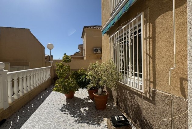 Resale - Chalet -
Torrevieja - Costa Blanca