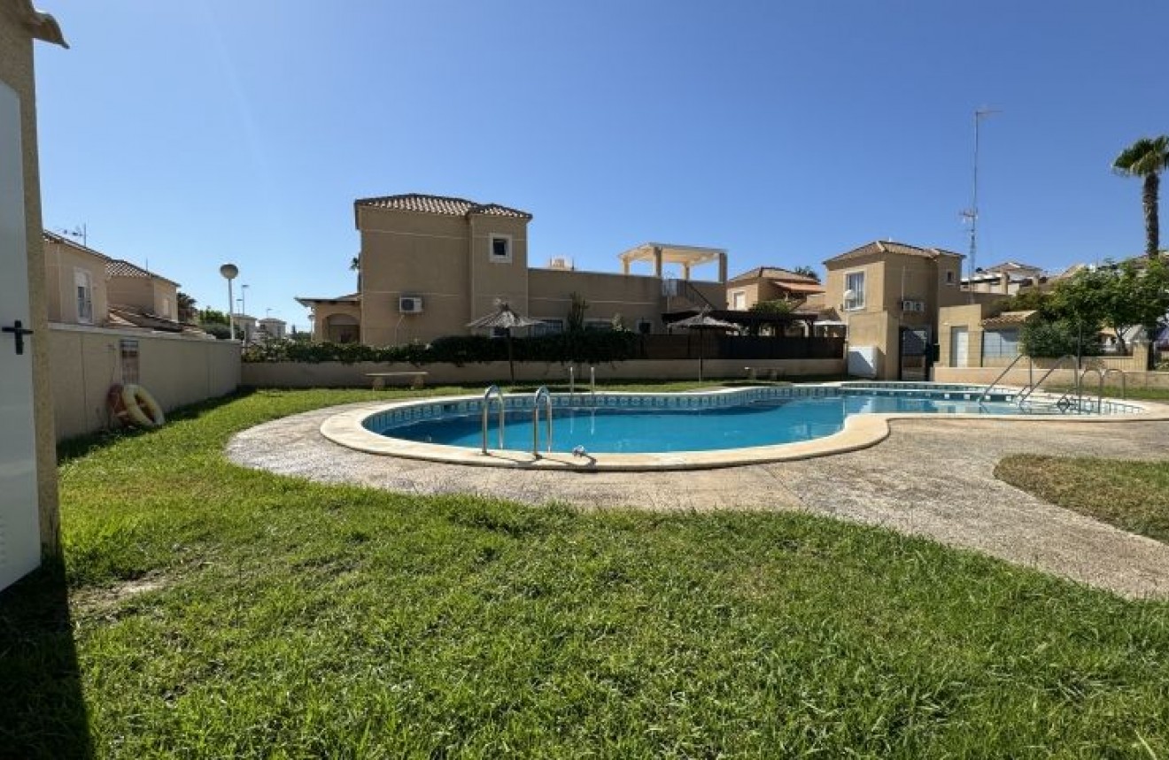 Segunda mano - Chalet -
Torrevieja - Costa Blanca