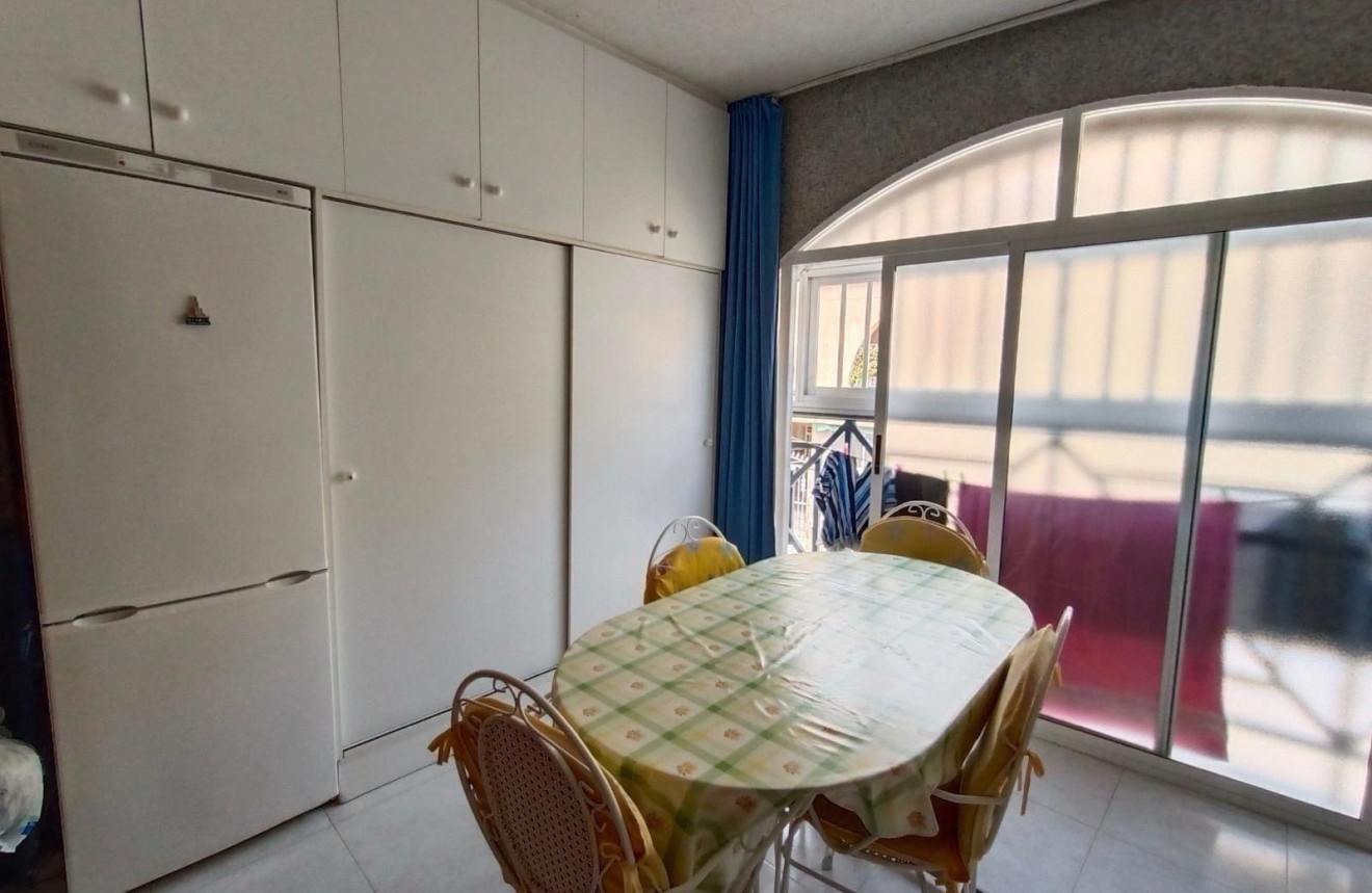 Resale - Apartment / flat -
Torrevieja - Estacion de autobuses