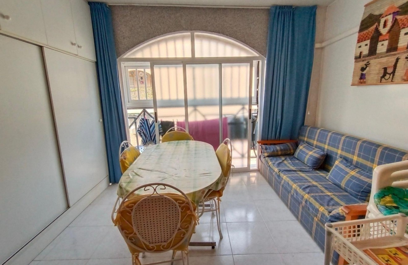 Resale - Apartment / flat -
Torrevieja - Estacion de autobuses