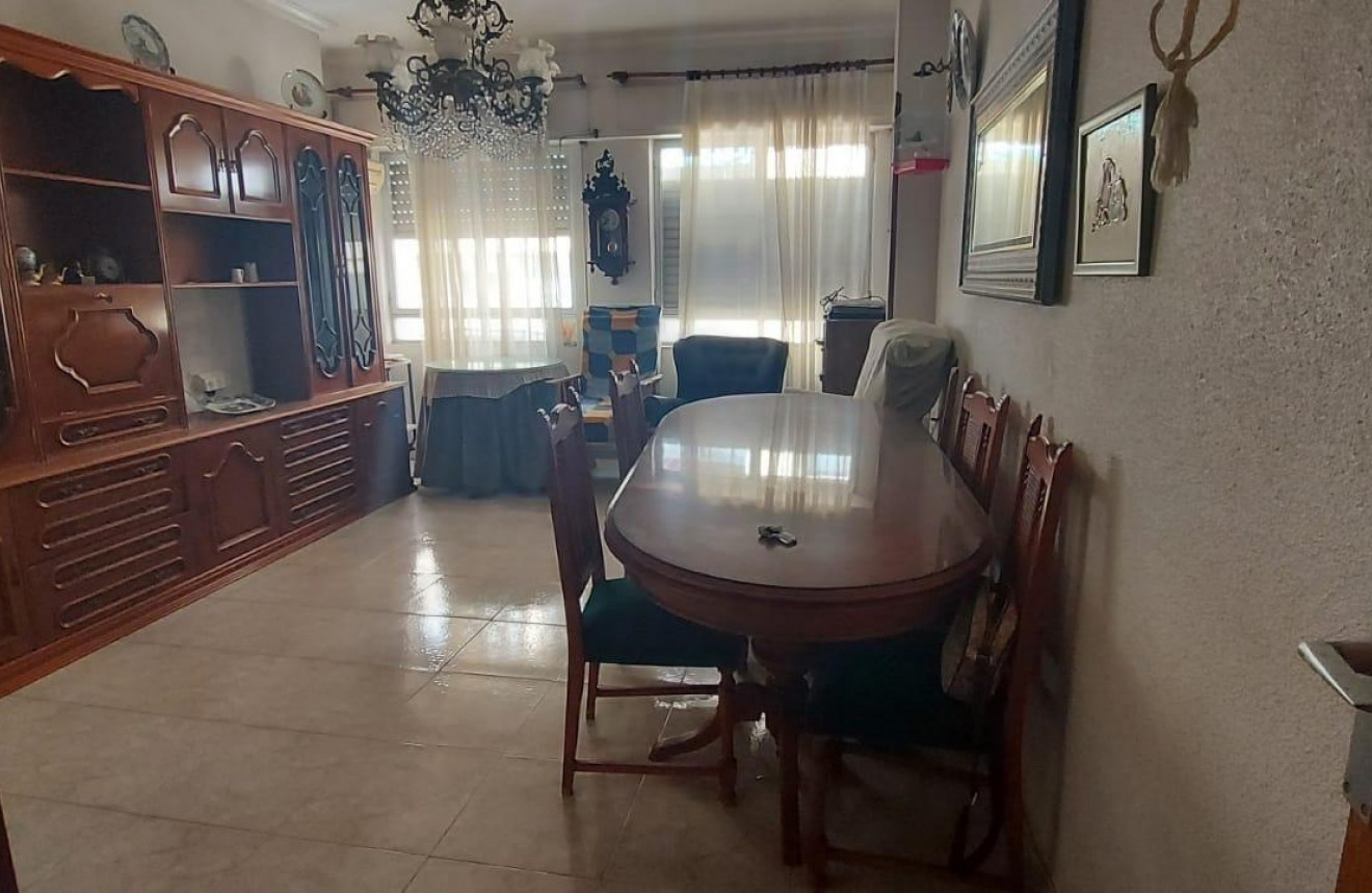 Tweedehands - Appartement / flat -
Orihuela - Zona Centro