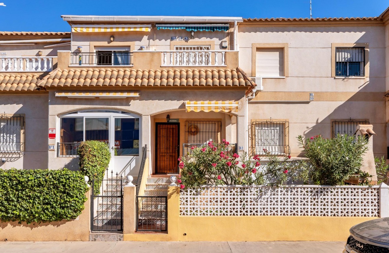 Resale - Bungalow -
Torrevieja - aguas nuevas