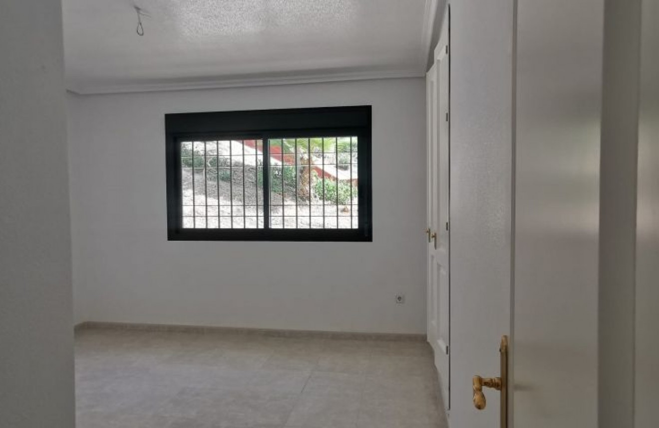 Segunda mano - Apartamento / piso -
Orihuela Costa - Costa Blanca