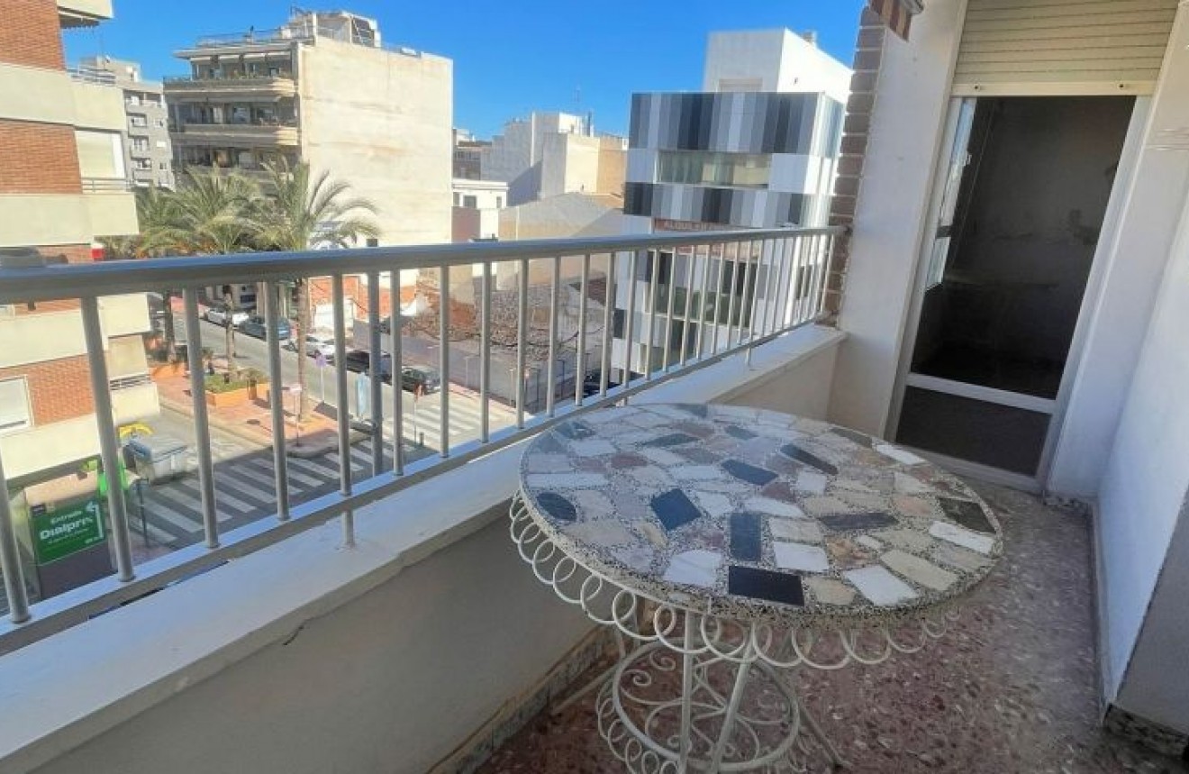 D'occasion - Appartement -
Torrevieja - Costa Blanca