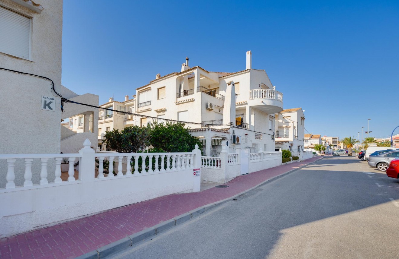 Resale - Bungalow -
Torrevieja - Costa Blanca