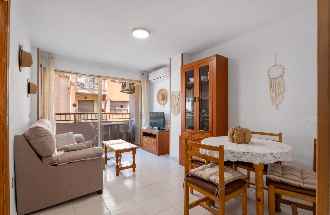 Segunda mano - Apartamento / piso -
Torrevieja - Playa de los Locos