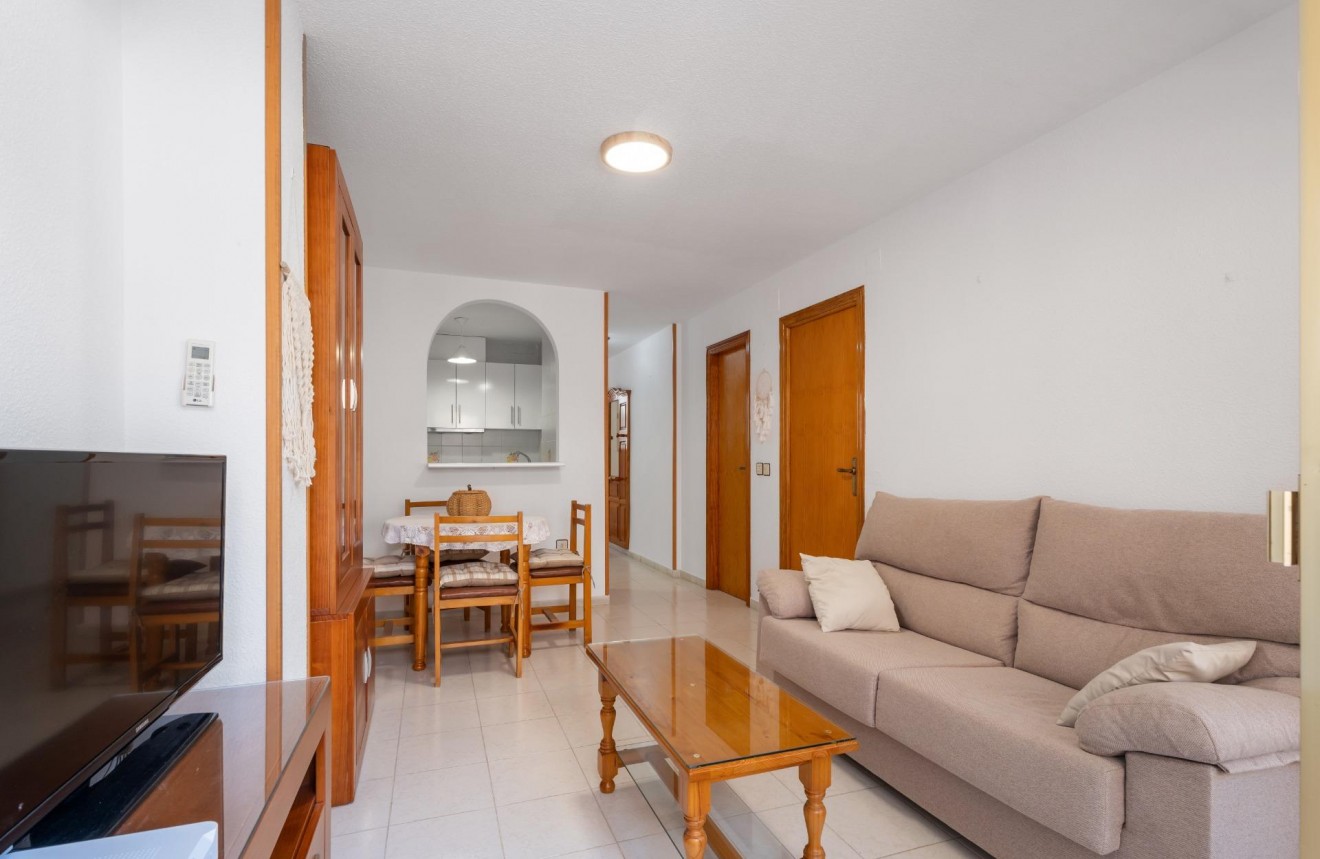 Resale - Apartment / flat -
Torrevieja - Playa de los Locos