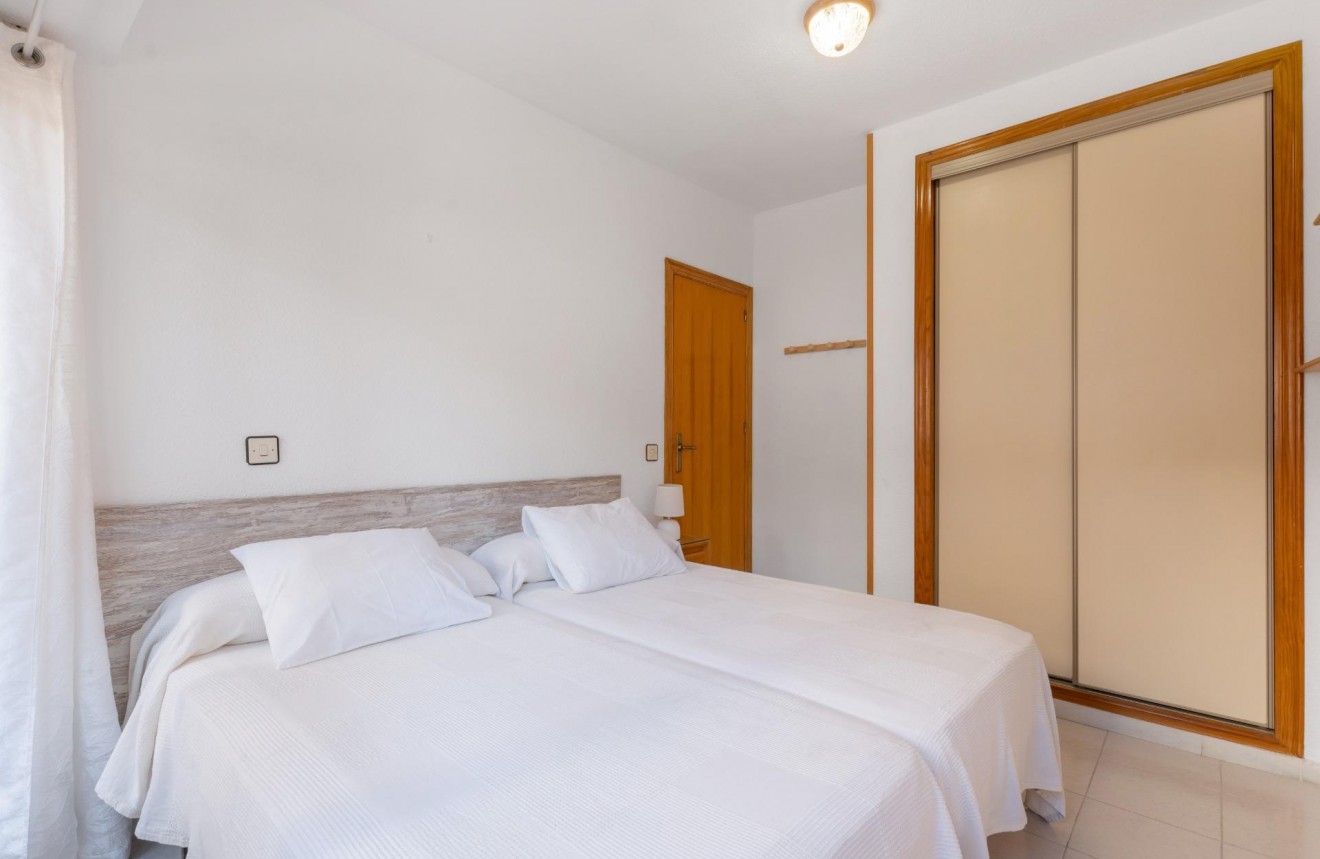 D'occasion - Appartement -
Torrevieja - Playa de los Locos