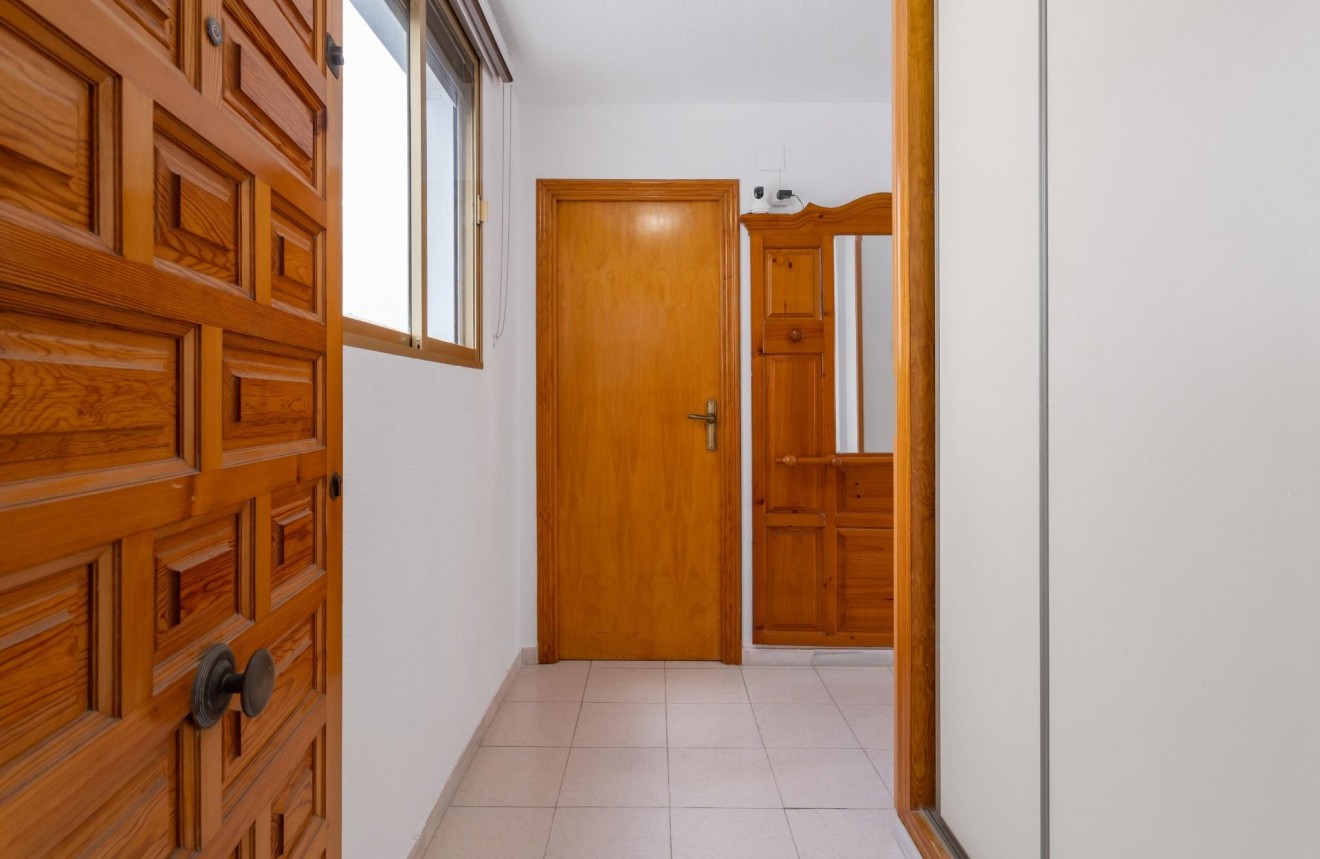 D'occasion - Appartement -
Torrevieja - Playa de los Locos