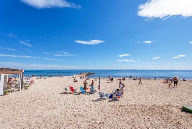 Z drugiej ręki - Mieszkanie w bloku -
Torrevieja - Playa de los Locos