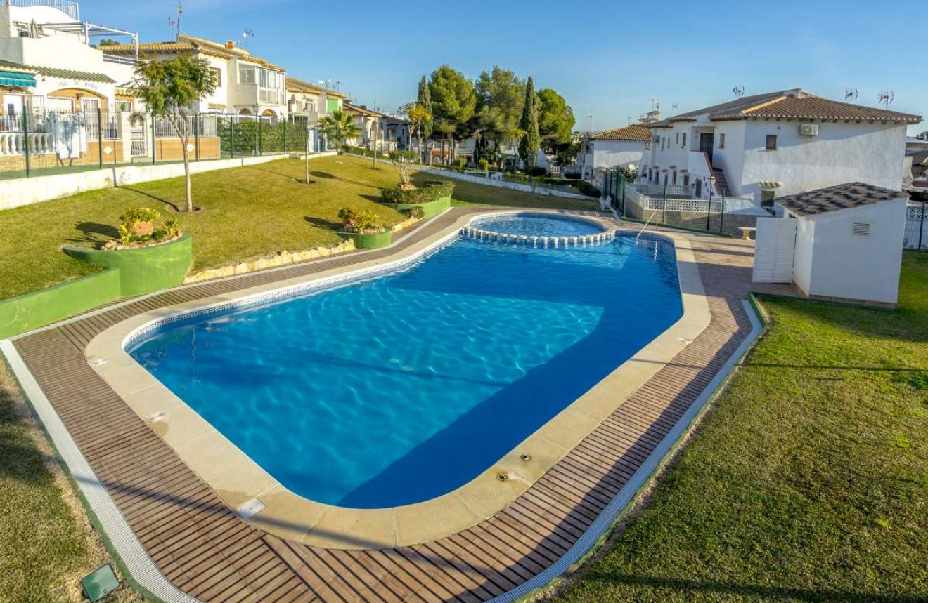 Tweedehands - Bungalow -
Los Balcones - Costa Blanca