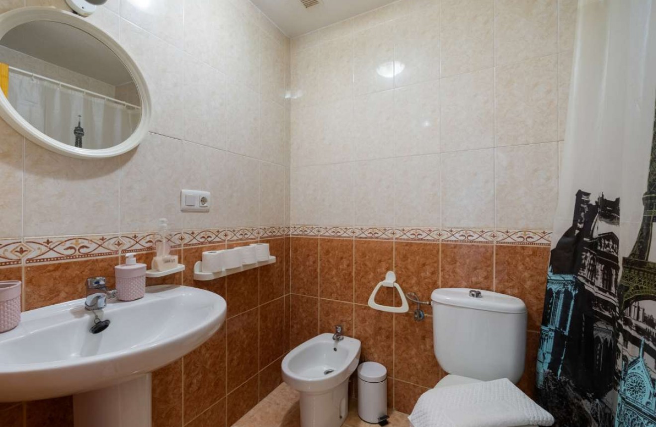 Resale - Apartment / flat -
Torrevieja - Costa Blanca