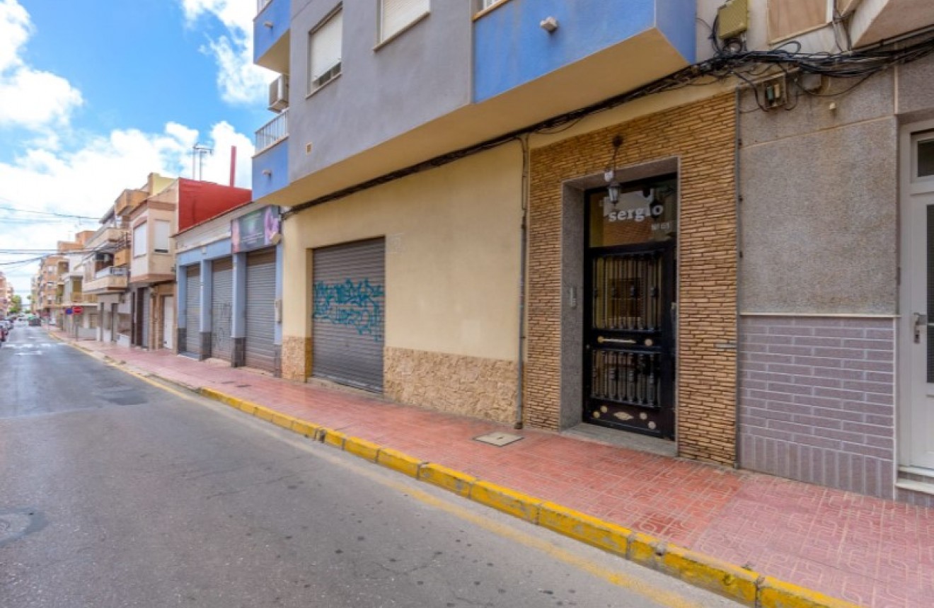 Z drugiej ręki - Mieszkanie w bloku -
Torrevieja - Costa Blanca