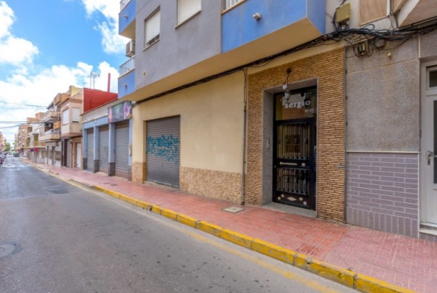 Z drugiej ręki - Mieszkanie w bloku -
Torrevieja - Costa Blanca