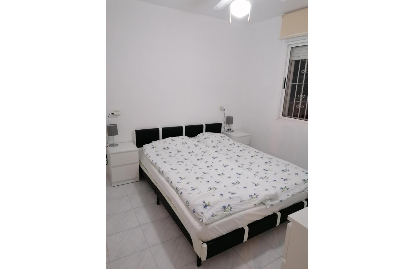 Resale - Bungalow -
Torrevieja - aguas nuevas