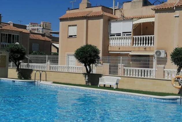 Resale - Bungalow -
Torrevieja - aguas nuevas