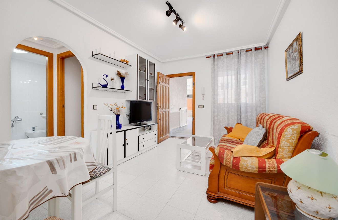 Resale - Apartment / flat -
Torrevieja - Costa Blanca