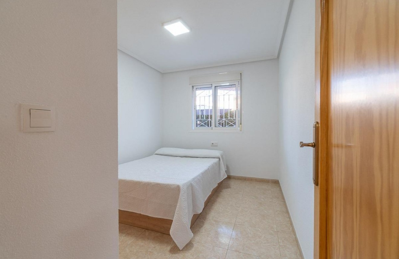 Segunda mano - Apartamento / piso -
Orihuela Costa - Playa Flamenca