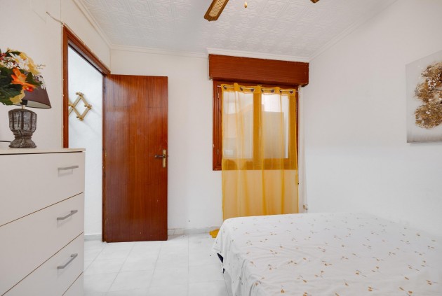 Resale - Chalet -
Torrevieja - San luis