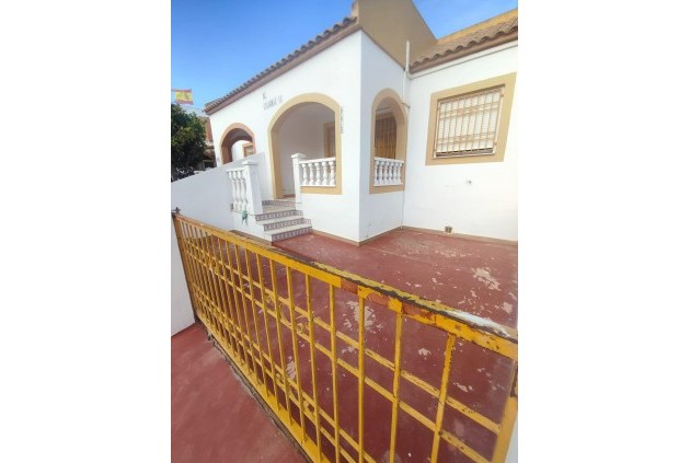 Tweedehands - Bungalow -
Torrevieja - Torretas