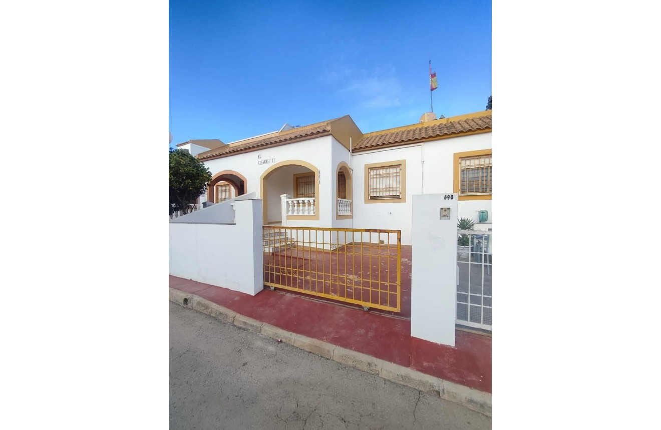 Tweedehands - Bungalow -
Torrevieja - Torretas