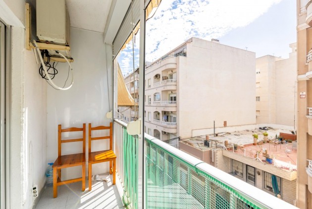 Tweedehands - Appartement / flat -
Torrevieja - Centro