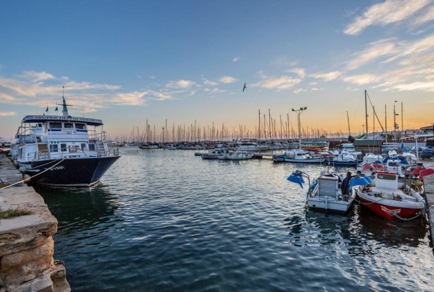 Z drugiej ręki - Mieszkanie w bloku -
Torrevieja - Centro