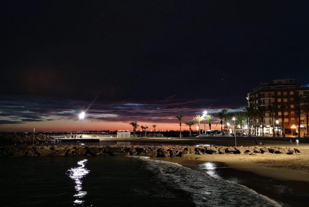 Z drugiej ręki - Mieszkanie w bloku -
Torrevieja - Centro