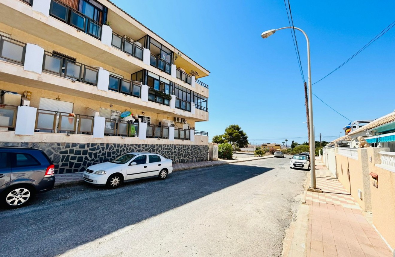 Resale - Apartment / flat -
El Chaparral - Inland