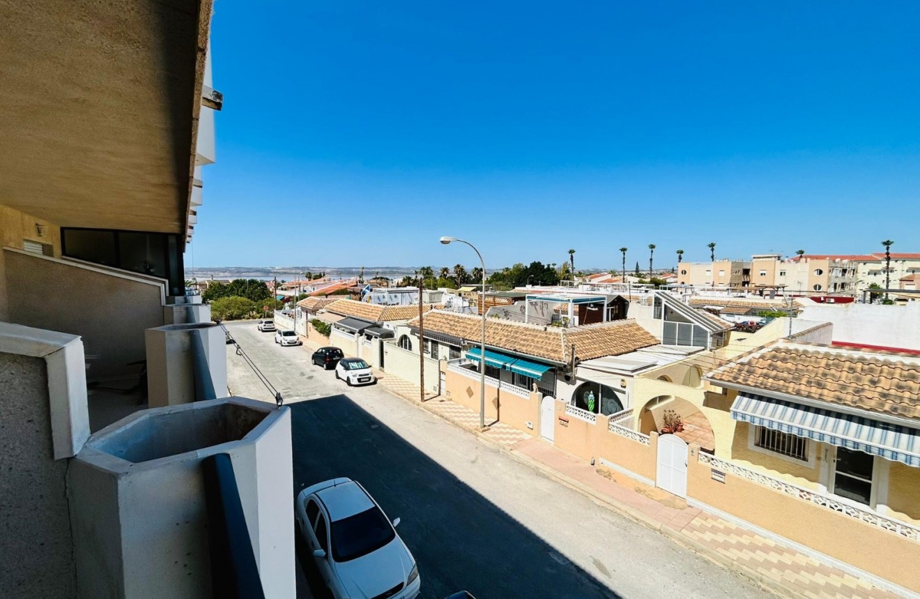 Resale - Apartment / flat -
El Chaparral - Inland