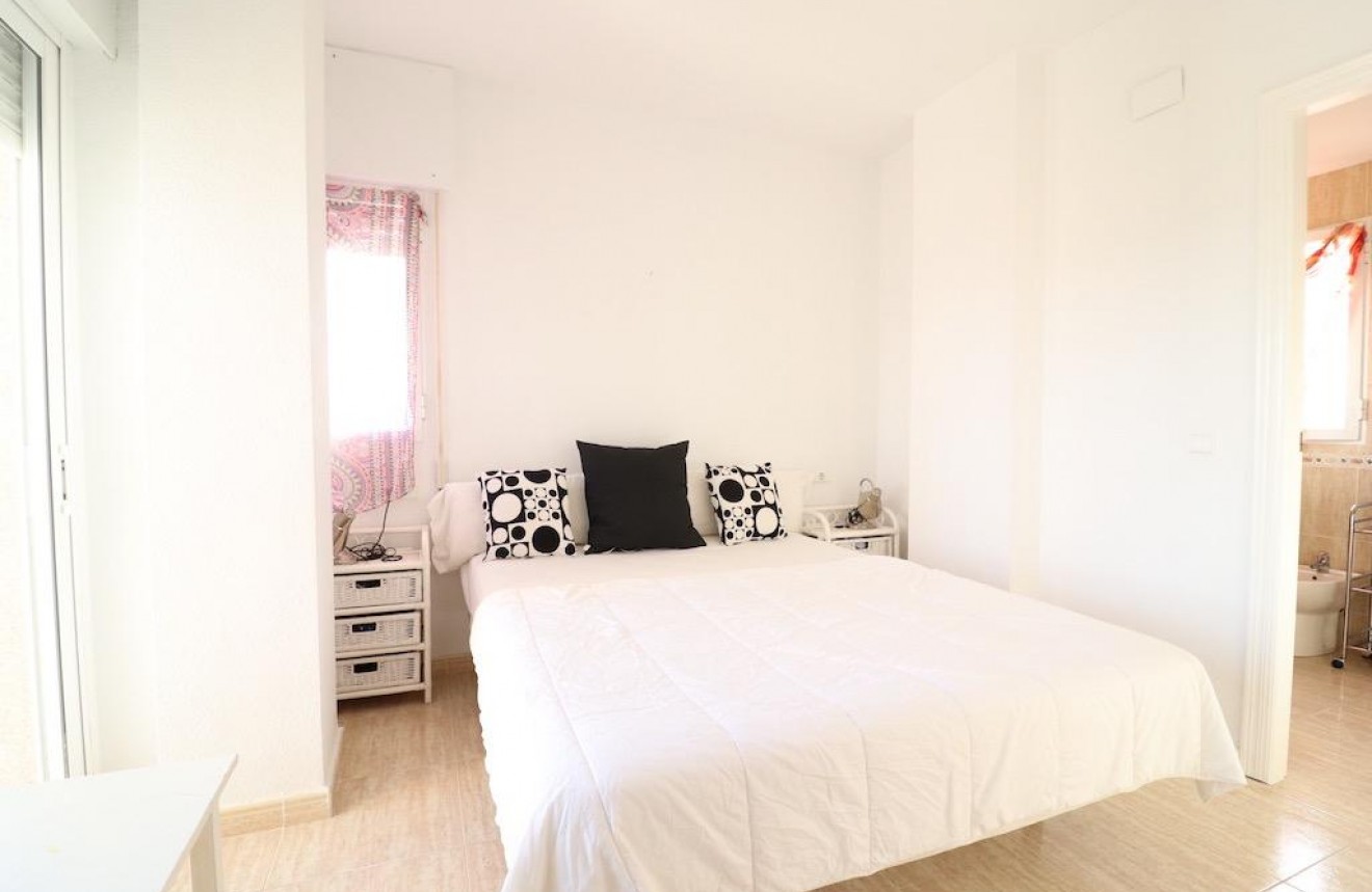 Aus zweiter Hand - Wohnung -
Orihuela Costa - Costa Blanca