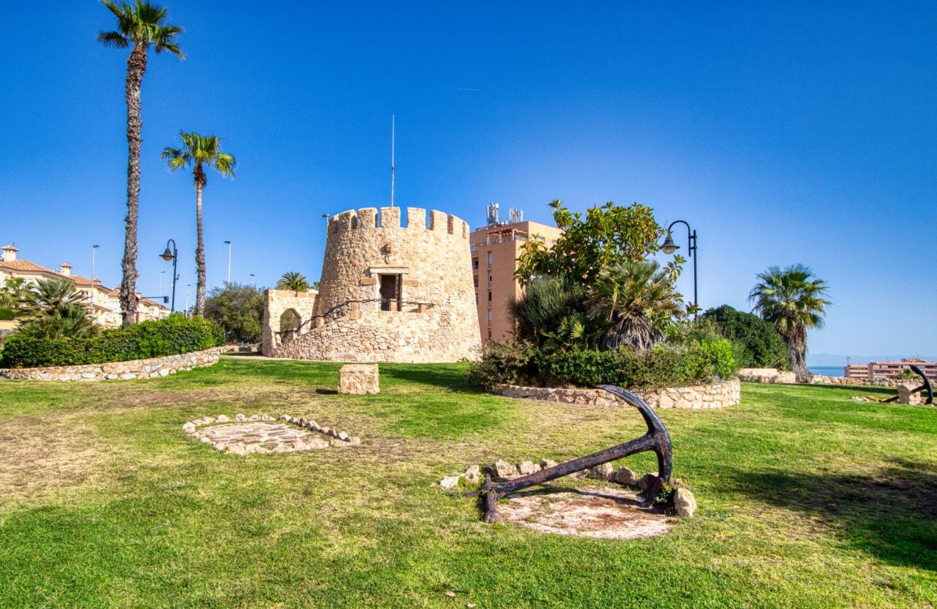 Z drugiej ręki - Mieszkanie w bloku -
Torrevieja