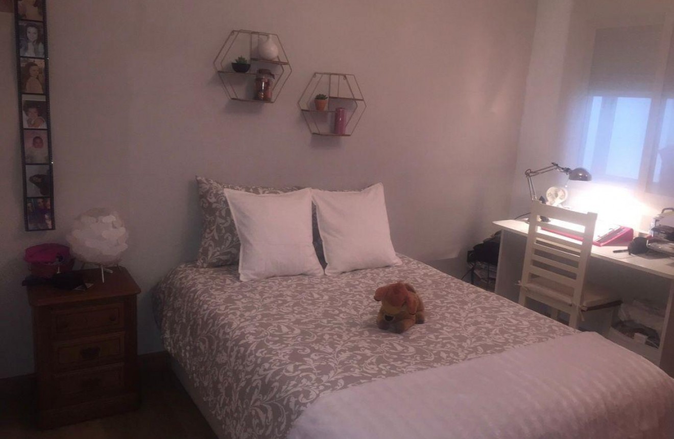 Segunda mano - Apartamento / piso -
Torrevieja - Centro