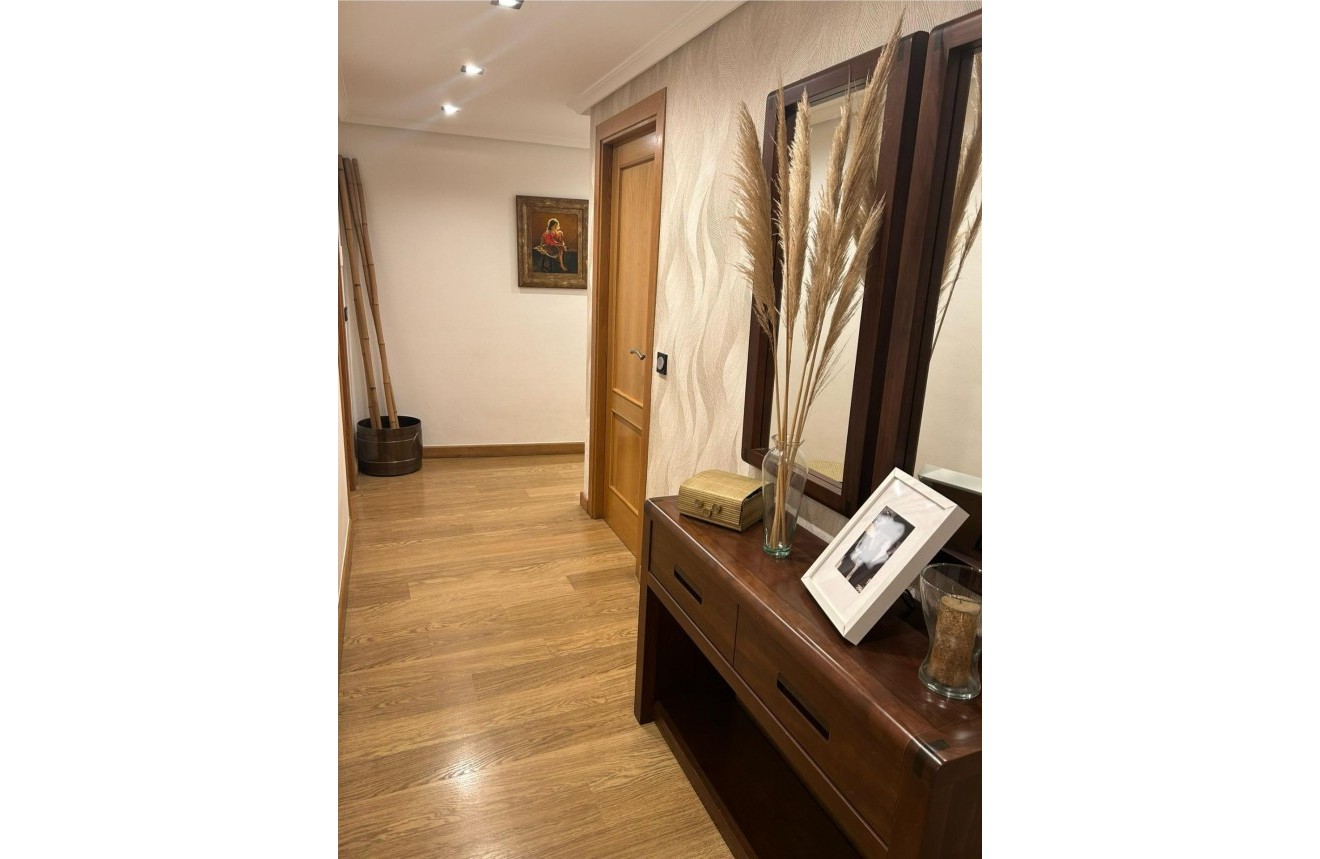 D'occasion - Appartement -
Torrevieja - Centro