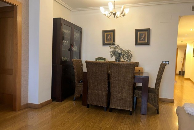 Aus zweiter Hand - Wohnung -
Torrevieja - Centro