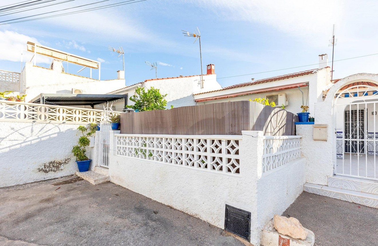 Tweedehands - Bungalow -
Torrevieja - Torretas