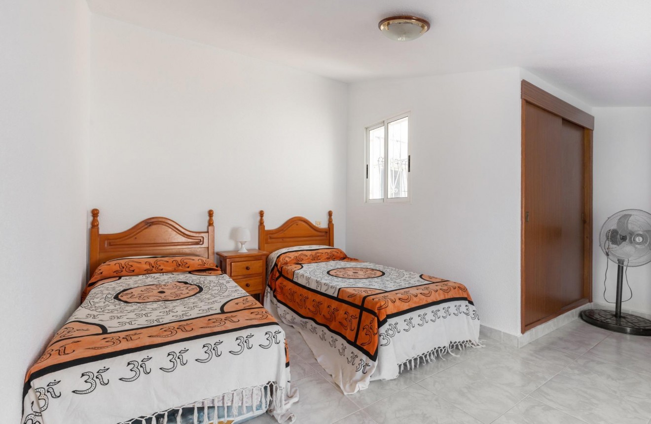 Resale - Bungalow -
Torrevieja - San luis