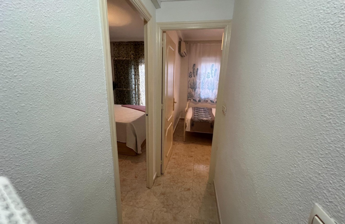 Z drugiej ręki - Bungalow -
Torrevieja - Nueva Torrevieja