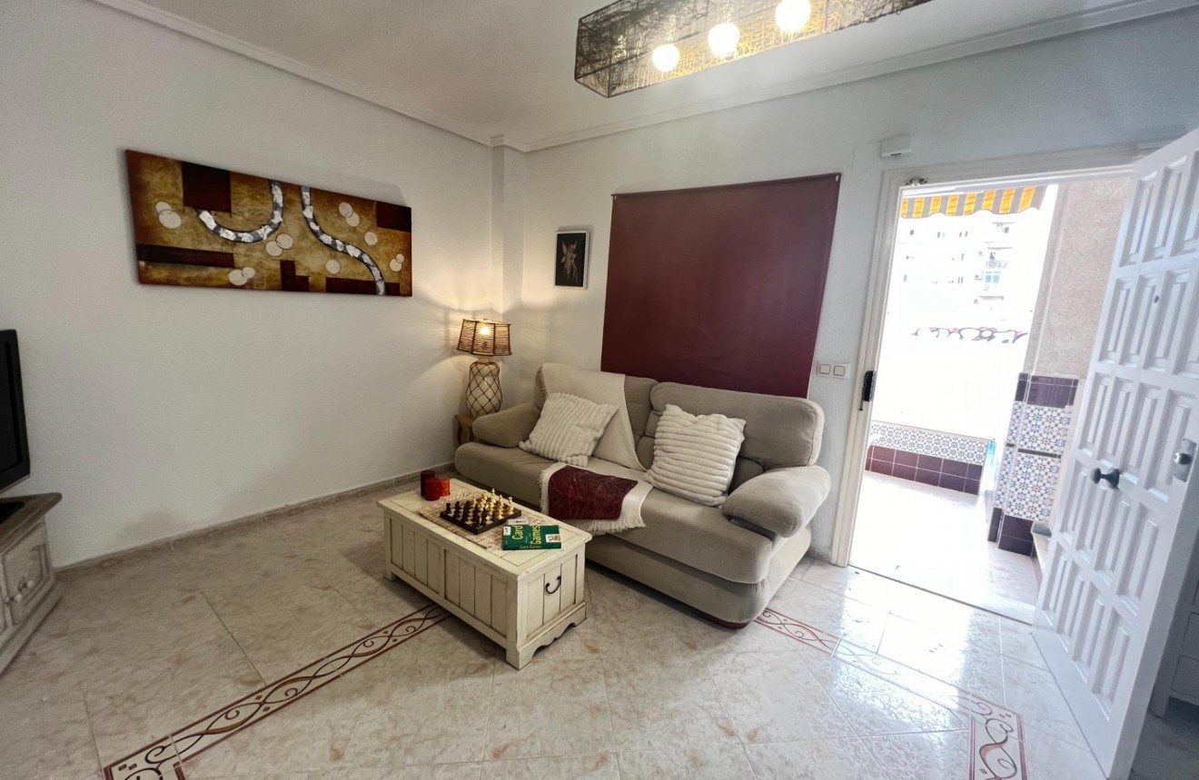 Z drugiej ręki - Bungalow -
Torrevieja - Nueva Torrevieja