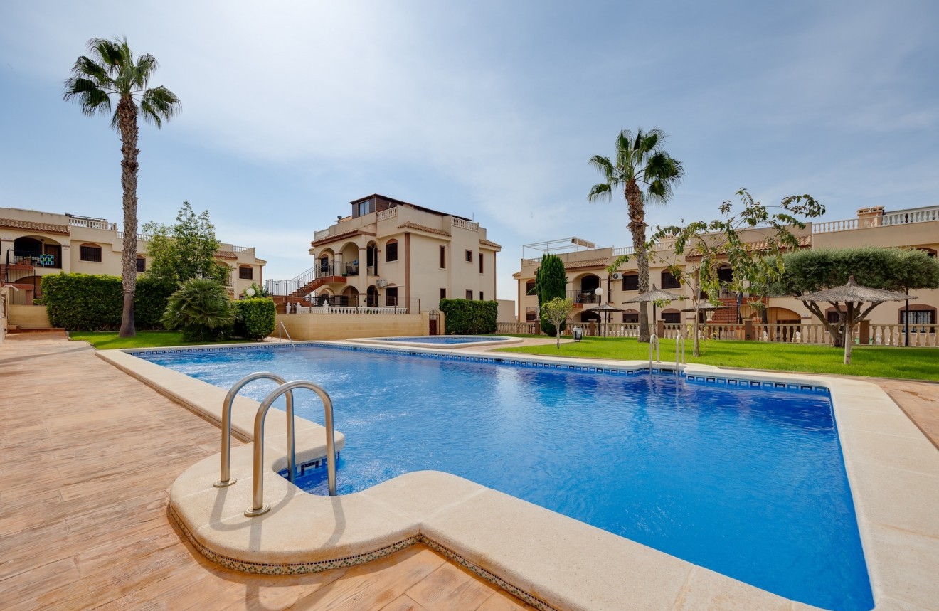 Resale - Bungalow -
Torrevieja - Costa Blanca