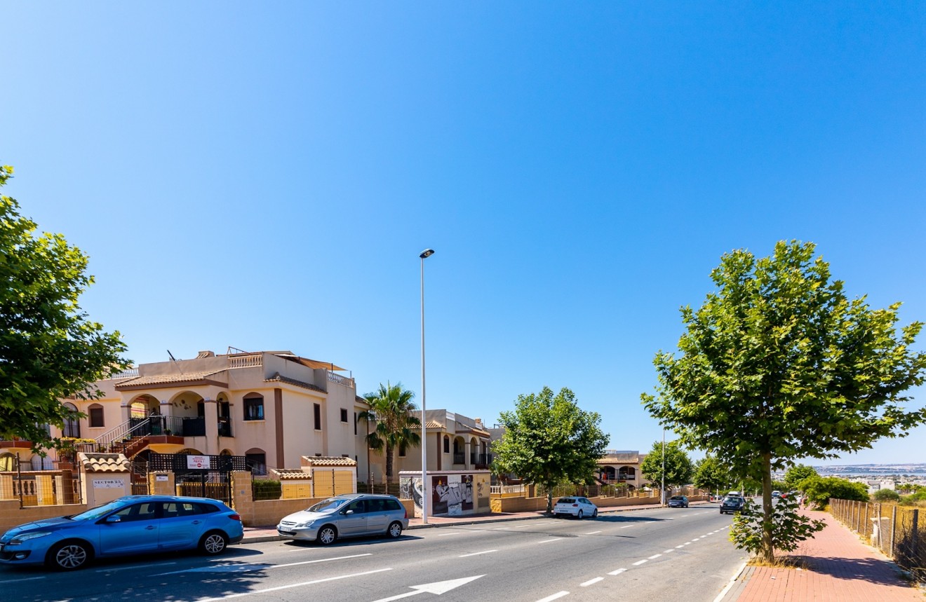 Z drugiej ręki - Bungalow -
Torrevieja - Costa Blanca