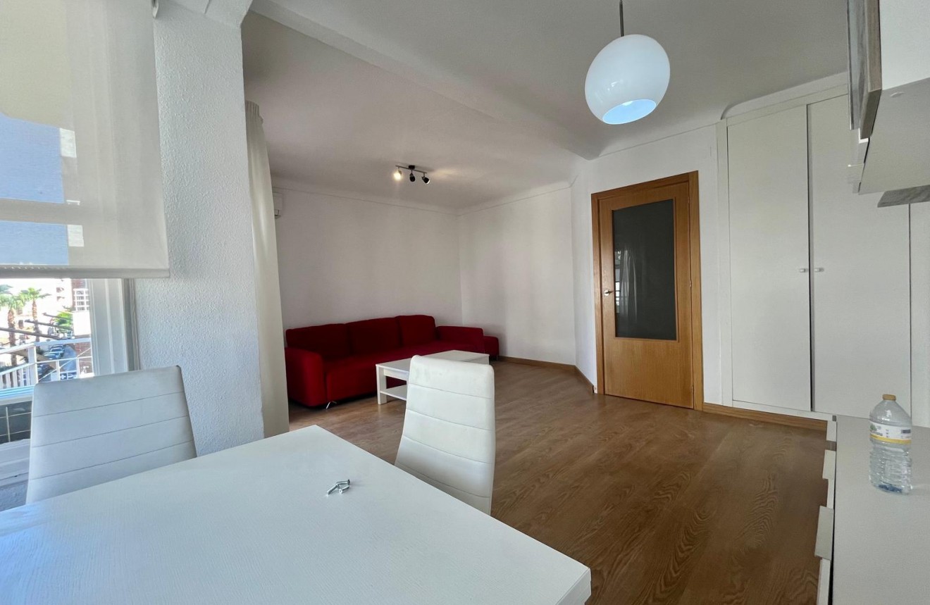 Aus zweiter Hand - Wohnung -
Torrevieja - Centro